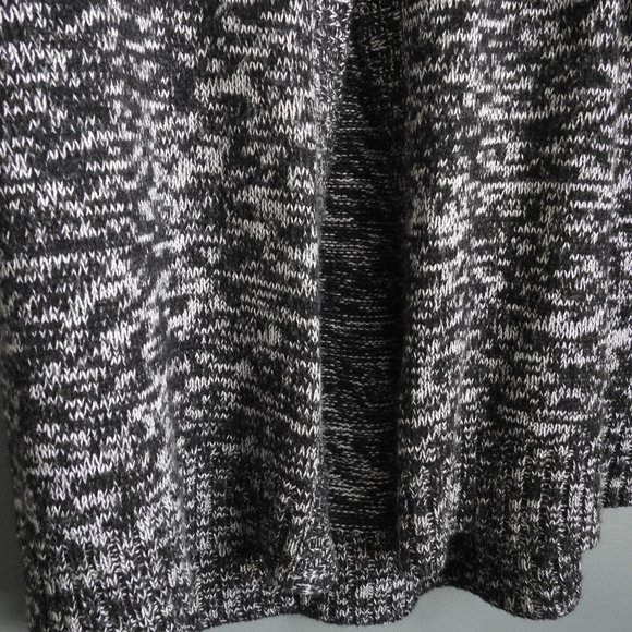 Kim Roger's Black Cable Knit Sweater 2 Button Front Closure. Women's Size L - Picture 9 of 11